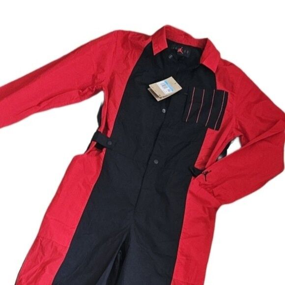 Jordan Jumpsuit Windbreaker Size Medium Red Black Full Bodysuit move to zero - Picture 5 of 11